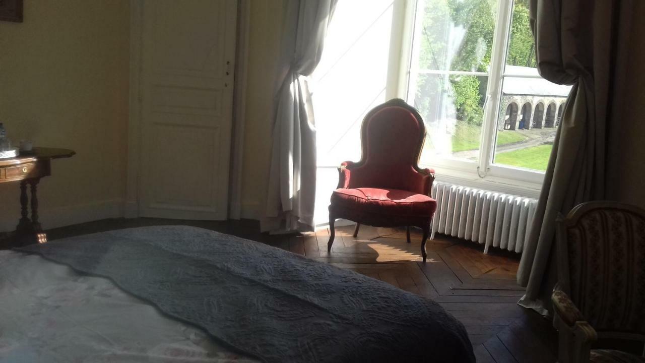 Chateau De La Lucaziere Mont-Saint-Jean  ภายนอก รูปภาพ