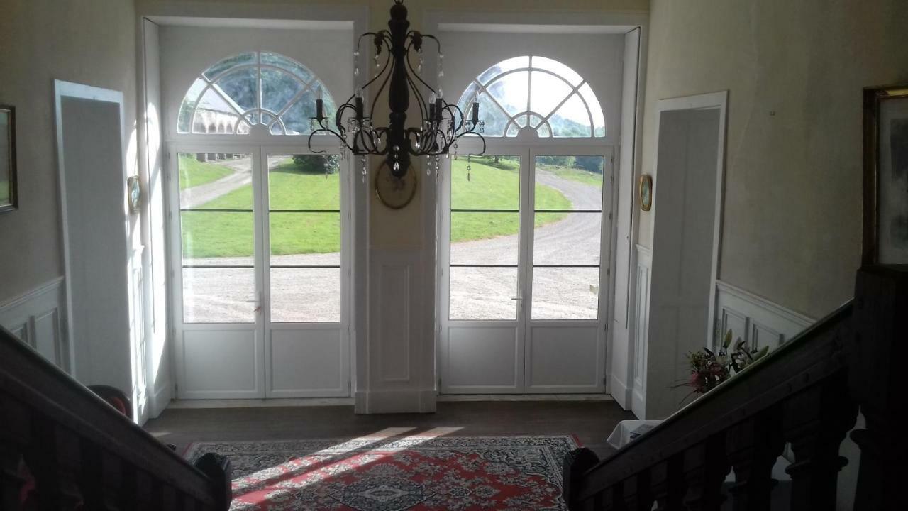 Chateau De La Lucaziere Mont-Saint-Jean  ภายนอก รูปภาพ