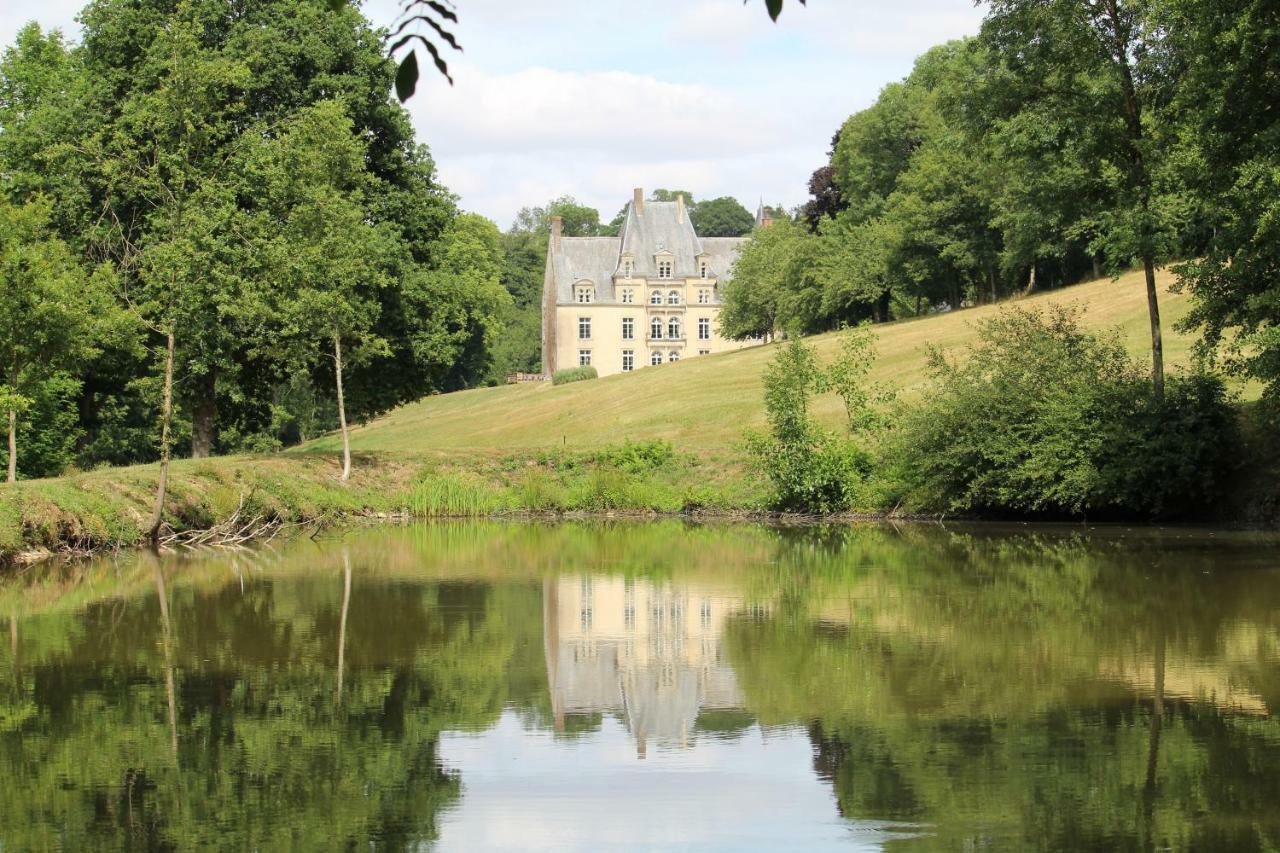 Chateau De La Lucaziere Mont-Saint-Jean  ภายนอก รูปภาพ